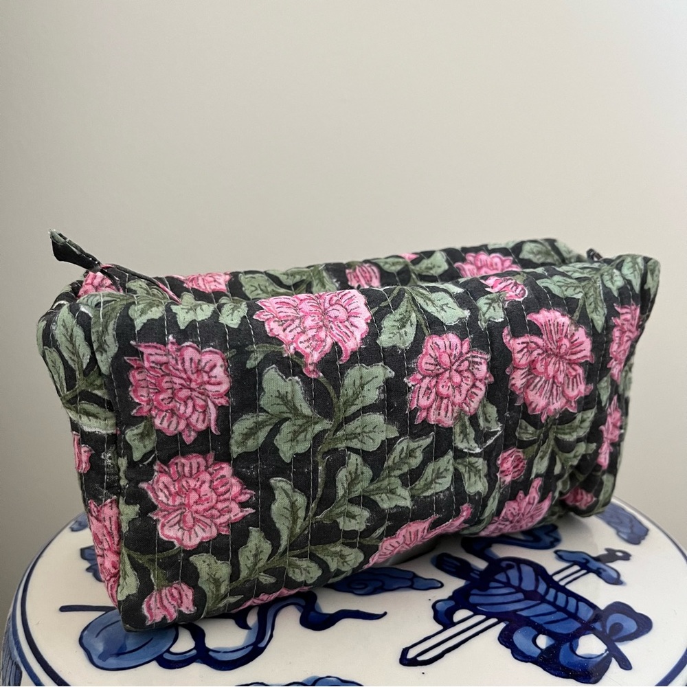 *brand new* Fabindia Roma quilted makeup case with waterproof lining